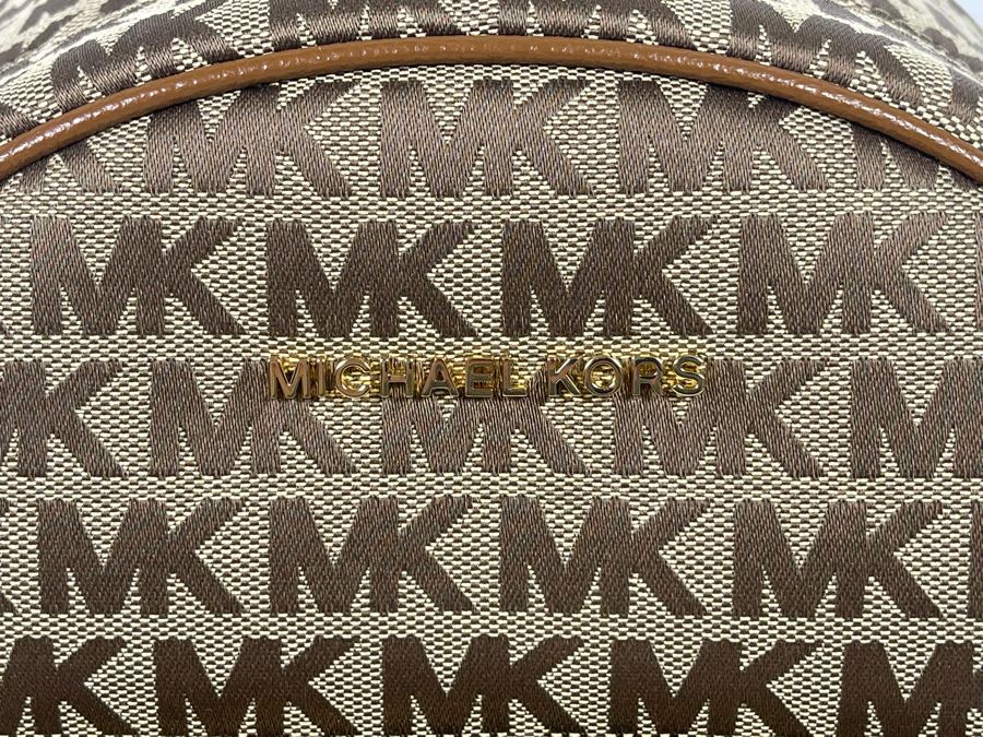 New Michael Kors Backpack Handbag Retails $200 [Photo 3]
