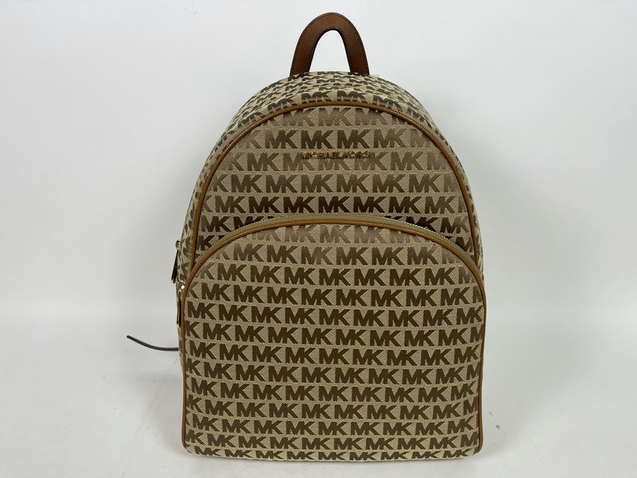 New Michael Kors Backpack Handbag Retails $200 [Photo 1]