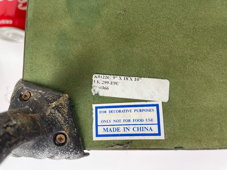 Large Footed Box 18W X 9D X 10H [Photo 6]