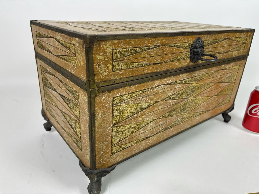 Large Footed Box 18W X 9D X 10H [Photo 4]