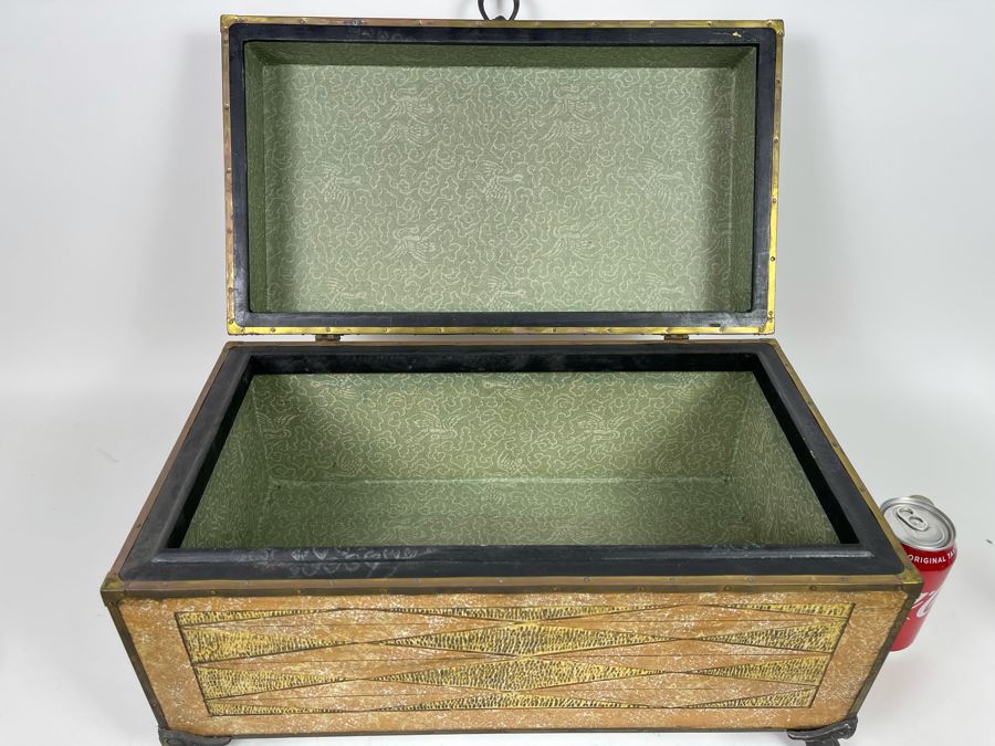 Large Footed Box 18W X 9D X 10H [Photo 5]