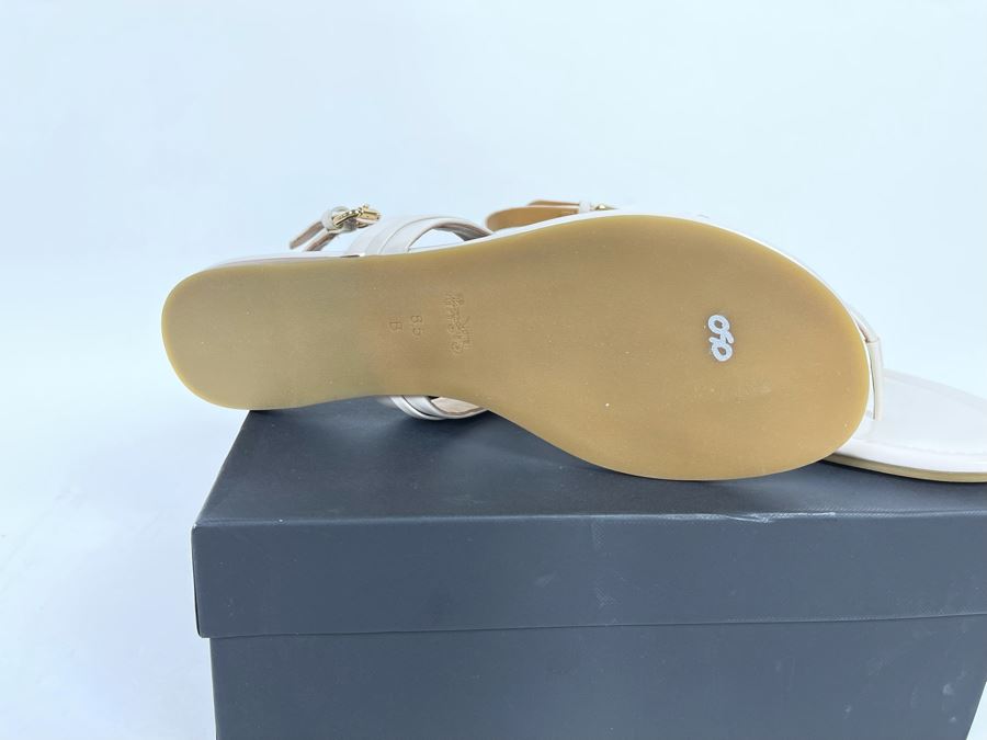 New Pair Of Coach Sandals Shoes Caterine Patent Chalk Size 8.5M [Photo 5]