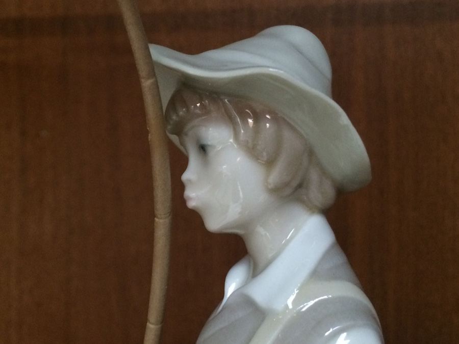 Lladro Figurine Boy with Fishing Pole [Photo 5]