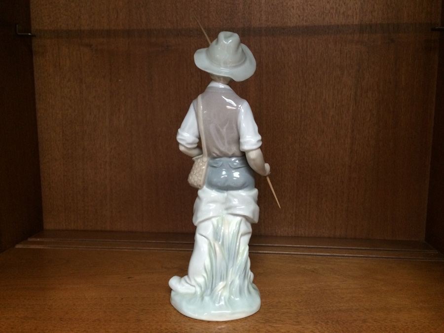 Lladro Figurine Boy with Fishing Pole [Photo 7]