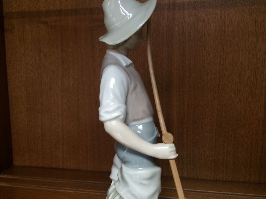 Lladro Figurine Boy with Fishing Pole [Photo 8]
