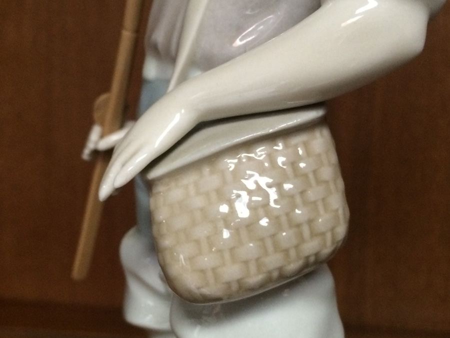 Lladro Figurine Boy with Fishing Pole [Photo 6]