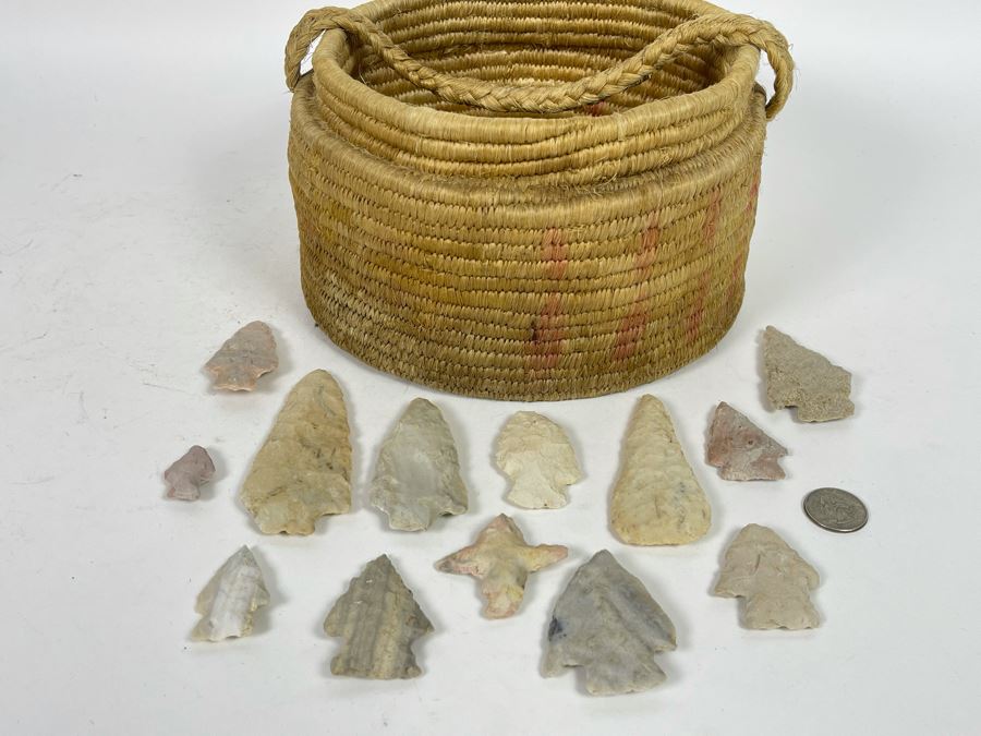 Collection Of Native American Indian Southern Missouri Carved Flint Stone Arrowheads With Basket 9W X 5.5H [Photo 3]