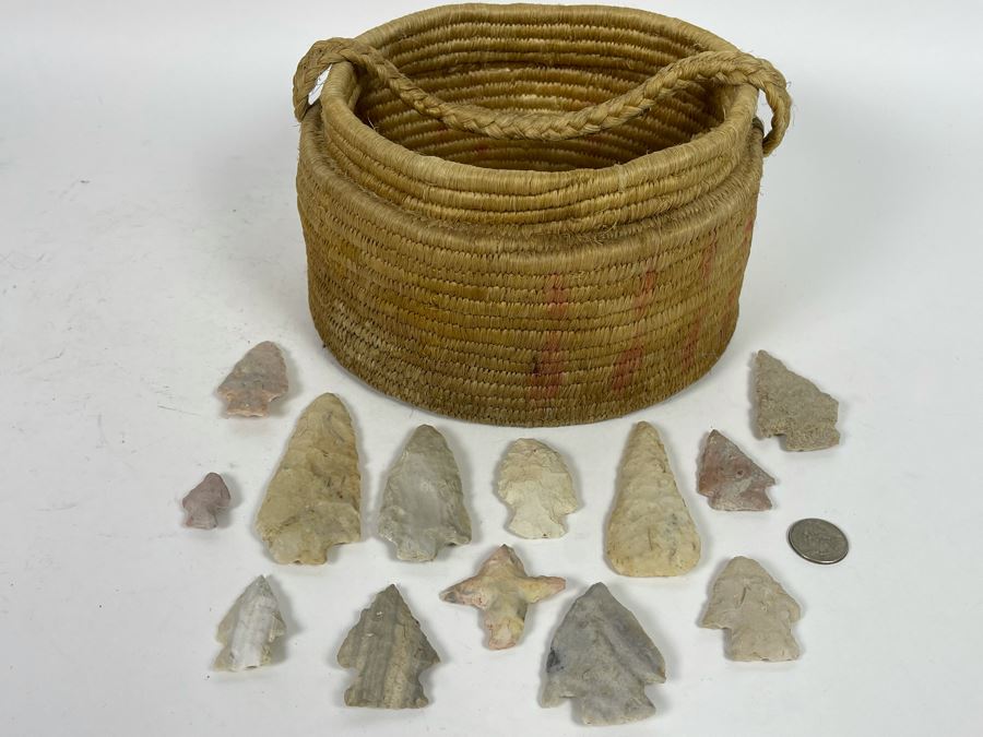 Collection Of Native American Indian Southern Missouri Carved Flint Stone Arrowheads With Basket 9W X 5.5H [Photo 2]