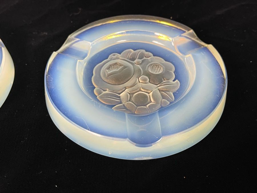 Pair Of Art Deco Period Signed Verlys Oppalescent French Glass Ashtrays 4R [Photo 5]