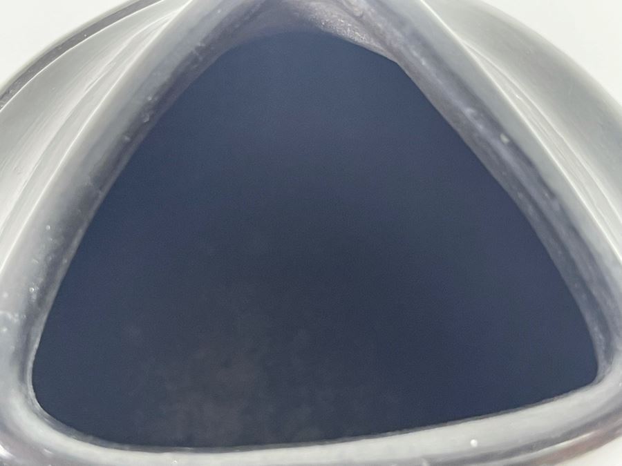 Flora And Glenda Naranjo Santa Clara Black Pottery Vase (Slight Chip On Side In Second Photo) 5.5H [Photo 8]