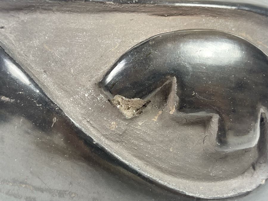 Flora And Glenda Naranjo Santa Clara Black Pottery Vase (Slight Chip On Side In Second Photo) 5.5H [Photo 2]