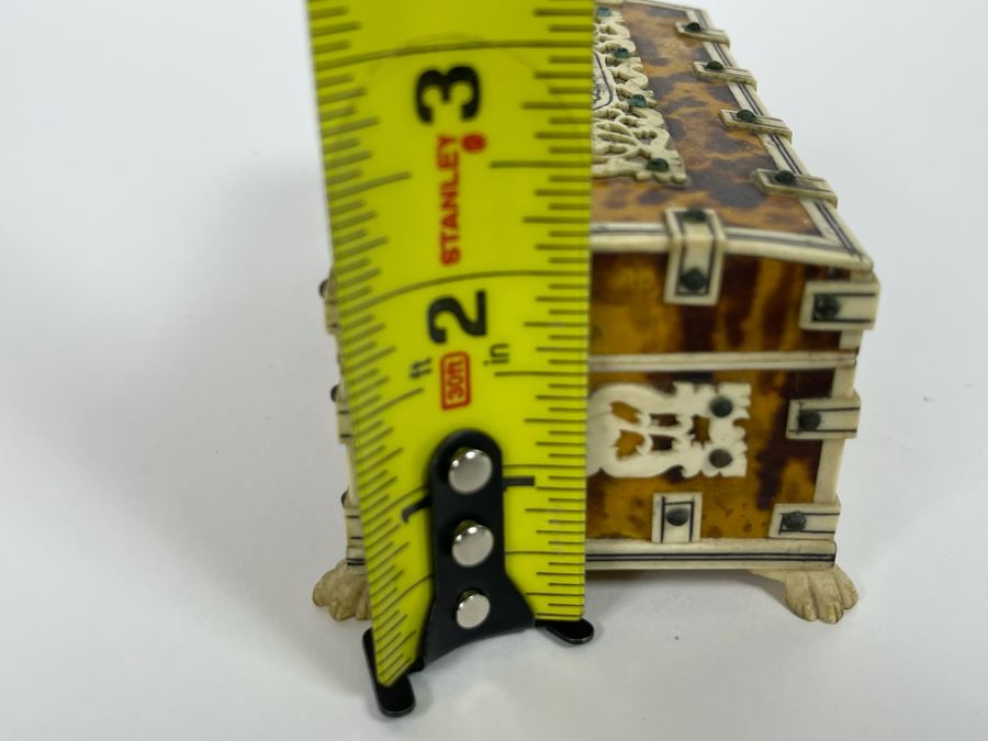 Handmade Bone Footed Domed Box From India 5W X 3D X 2.25H [Photo 9]
