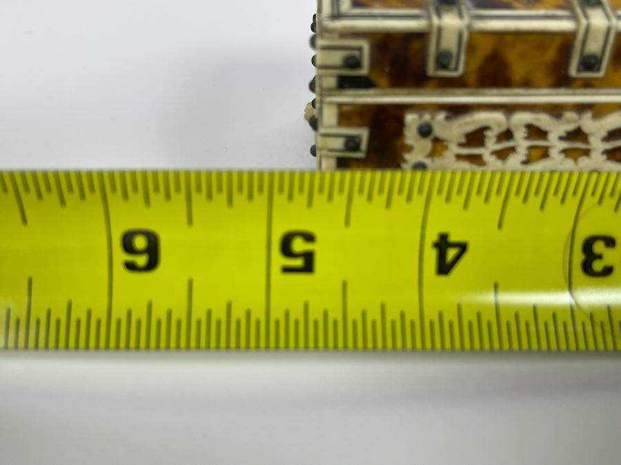 Handmade Bone Footed Domed Box From India 5W X 3D X 2.25H [Photo 7]