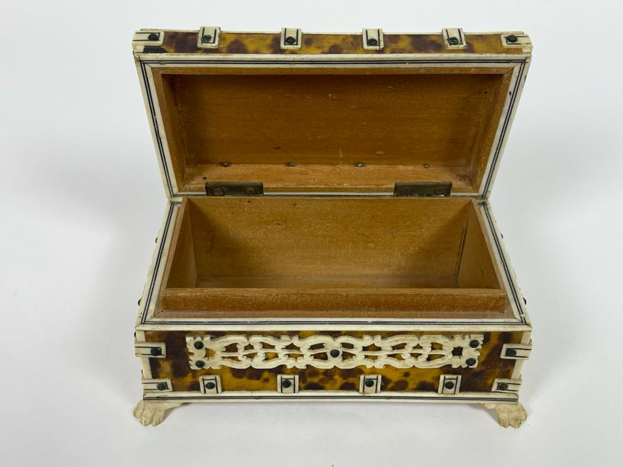 Handmade Bone Footed Domed Box From India 5W X 3D X 2.25H [Photo 6]