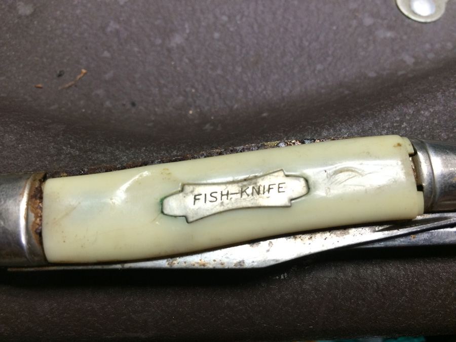 Vintage Metal Kennedy Tackle Box Packed with Vintage Lures and Fishing Equipment [Photo 31]