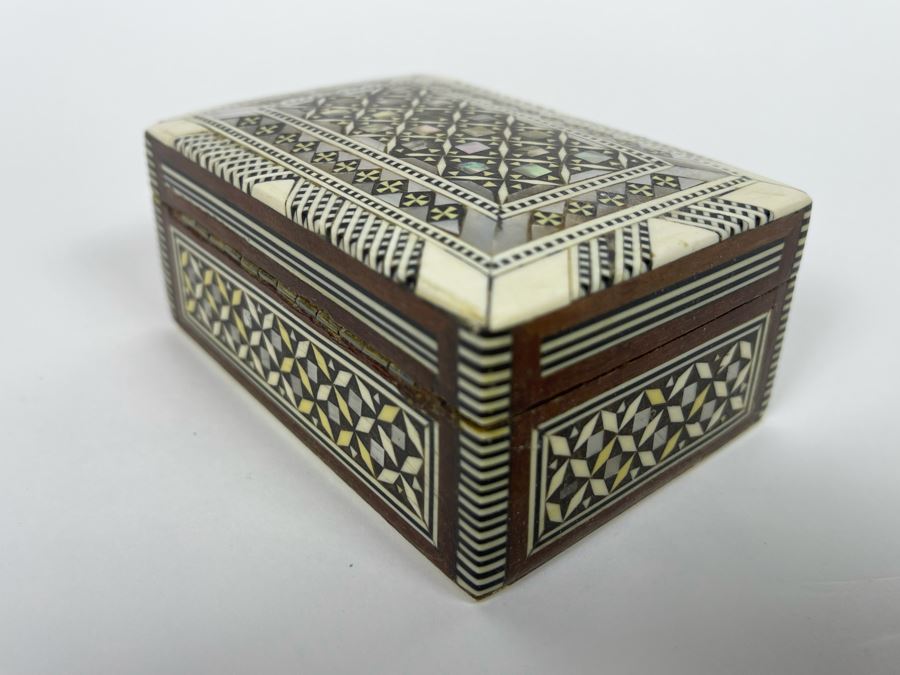 Mother Of Pearl And Bone Inlaid Syrian Trinket Box Velvet Lined 4W X 2.75D X 2H [Photo 3]