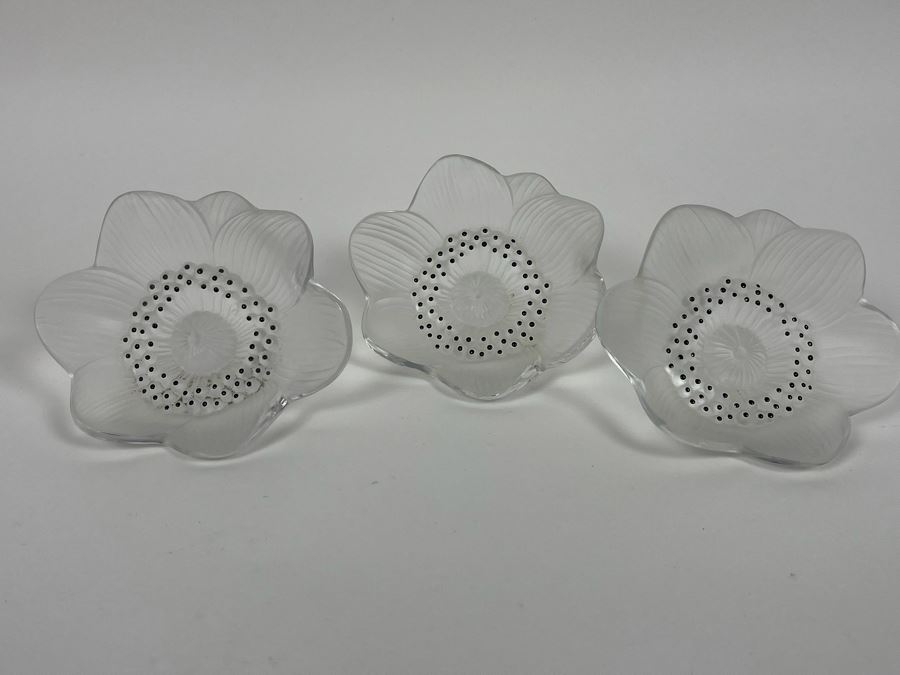 Lalique Crystal Flowers With Stems - Set Of Three 4W X 4.5L [Photo 3]