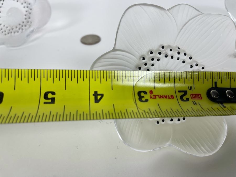 Lalique Crystal Flowers With Stems - Set Of Three 4W X 4.5L [Photo 9]