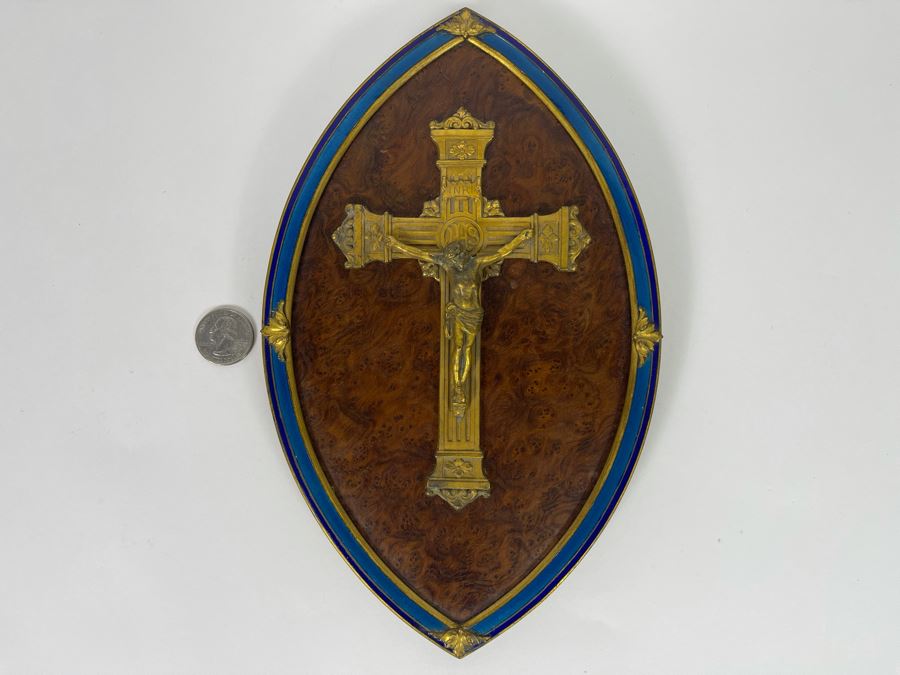 F. Ravaud Toulon Bijoutier Joaillier Catholic Handmade Jesus Christ Crucifix Wall Plaque With Relief Metal, Burled Walnut And Enamel 6W X 10H [Photo 2]