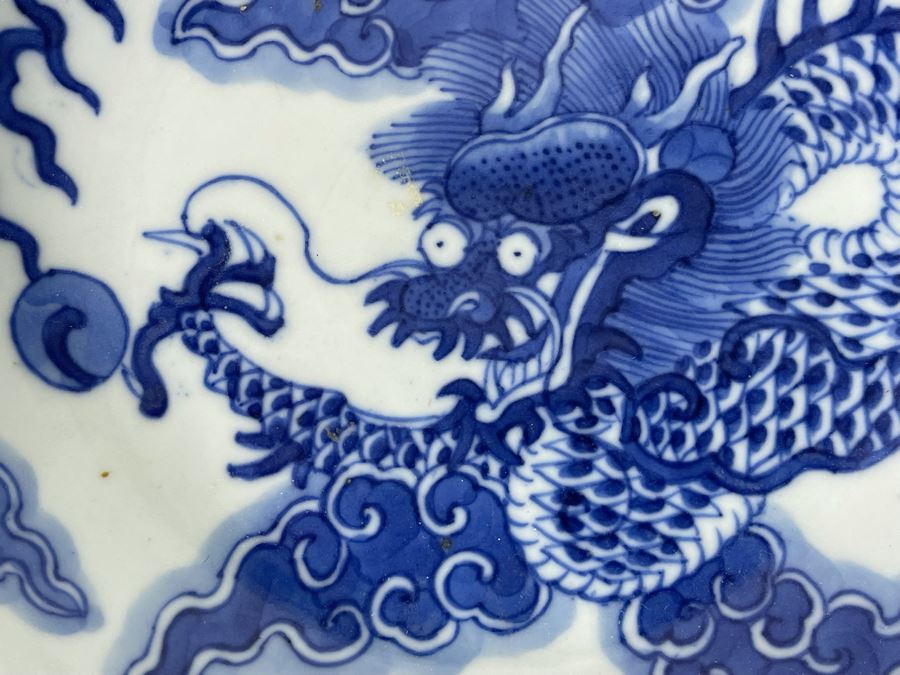 Pair Of Antique Signed Blue And White Chinese Porcelain Dragon Bowls - See Photos For Minor Chips 7.25R [Photo 4]