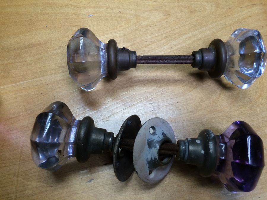 Pair of Glass Door Knobs [Photo 7]