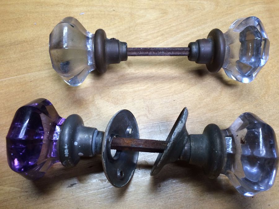 Pair of Glass Door Knobs [Photo 2]