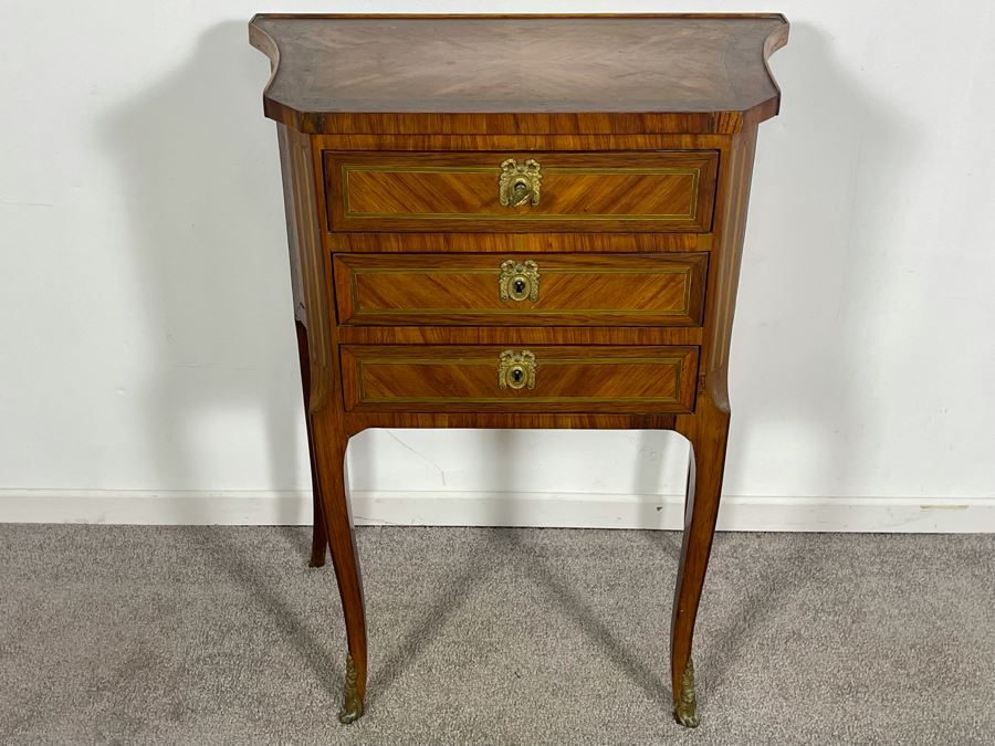 Beautiful Inlaid Wooden French Louis XV 3-Drawer Nightstand Side Table With Ormolu Mounts 21W X 12D X 28H [Photo 4]