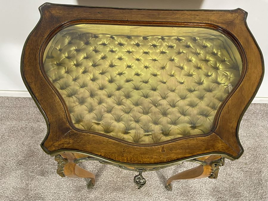 Beautiful Wooden French Louis XV Vitrine Side Table With Ormolu Mounts Hinged Glass Top Lockable With Key (Slight Chip In Beveled Glass Top) 18.5W X 14D X 28H [Photo 8]