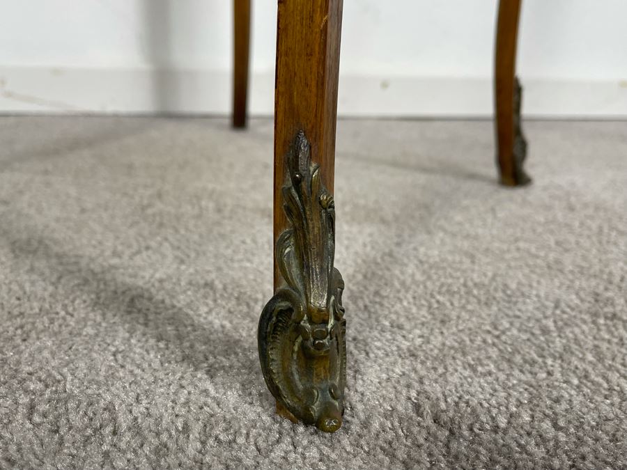Beautiful Wooden French Louis XV Vitrine Side Table With Ormolu Mounts Hinged Glass Top Lockable With Key (Slight Chip In Beveled Glass Top) 18.5W X 14D X 28H [Photo 23]