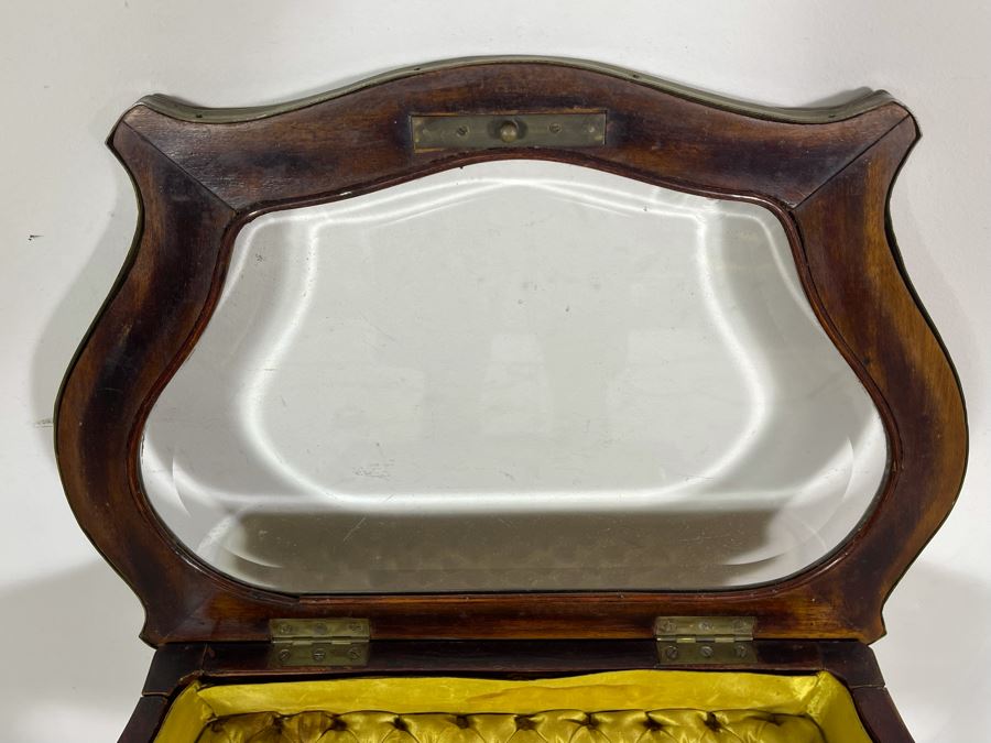 Beautiful Wooden French Louis XV Vitrine Side Table With Ormolu Mounts Hinged Glass Top Lockable With Key (Slight Chip In Beveled Glass Top) 18.5W X 14D X 28H [Photo 12]