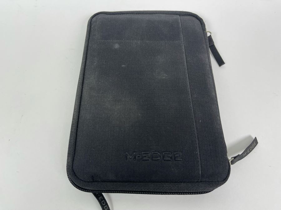 Amazon Kindle With Case [Photo 5]
