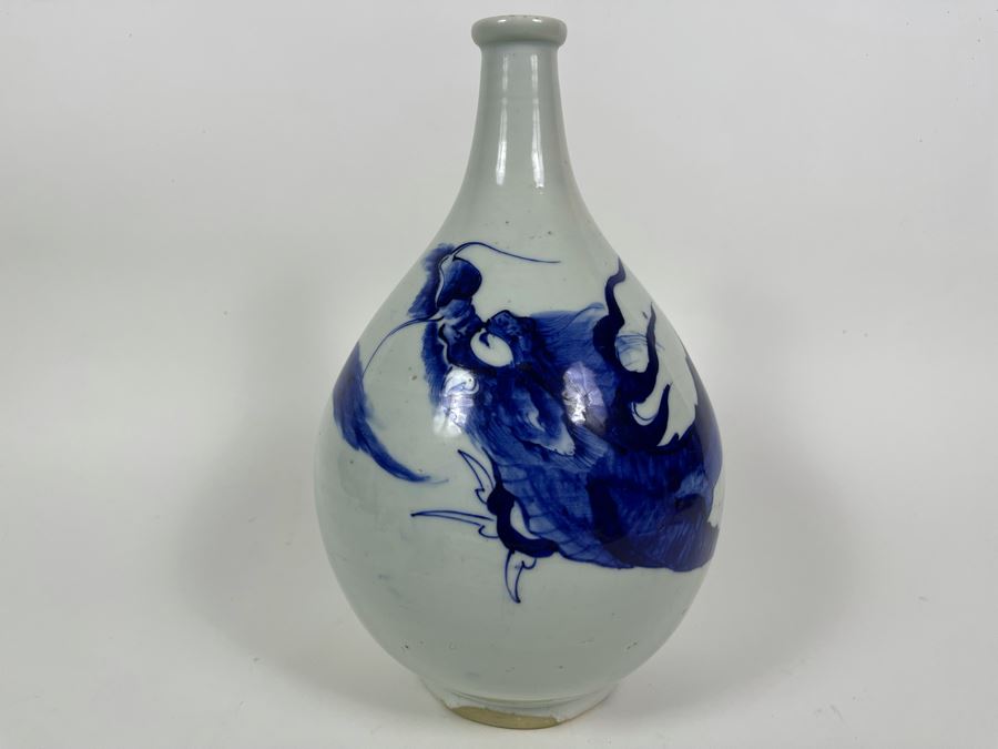 Antique Chinese Blue And White Finely Painted Dragon Porcelain Vase 13.5H [Photo 2]