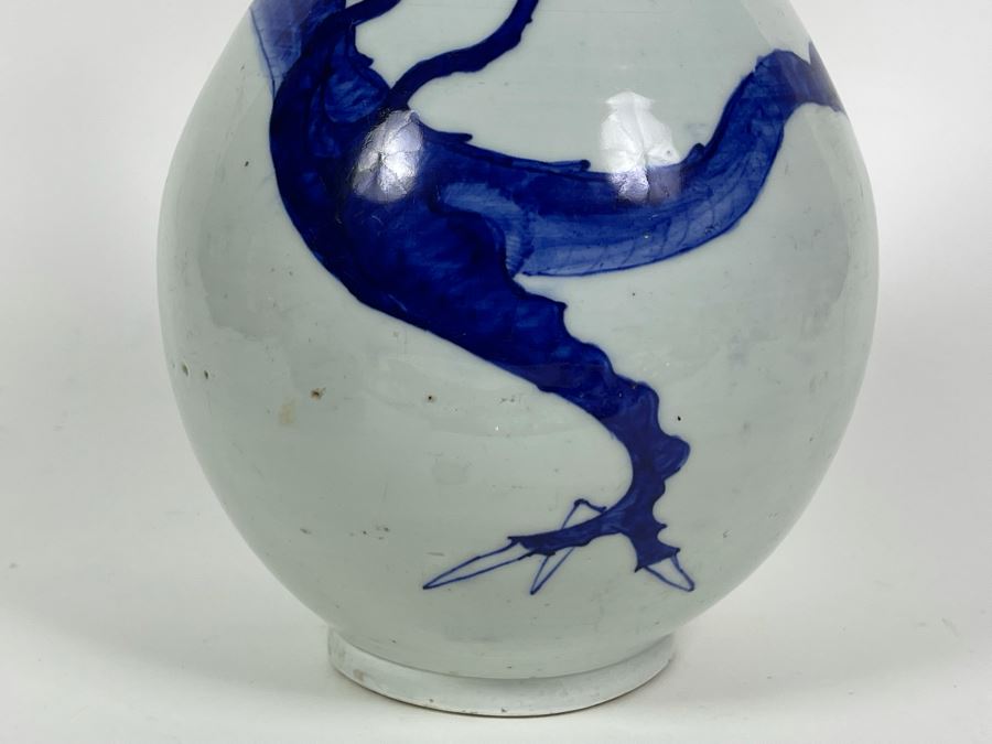 Antique Chinese Blue And White Finely Painted Dragon Porcelain Vase 13.5H [Photo 12]