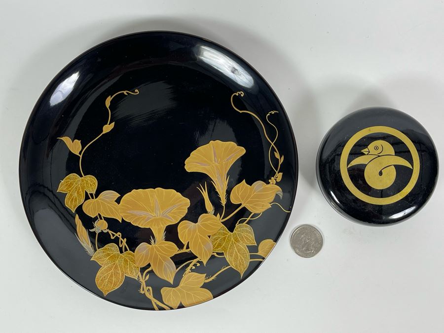 Signed Black And Gold Lacquer Plate 8R And Lidded Box 3.5R [Photo 1]
