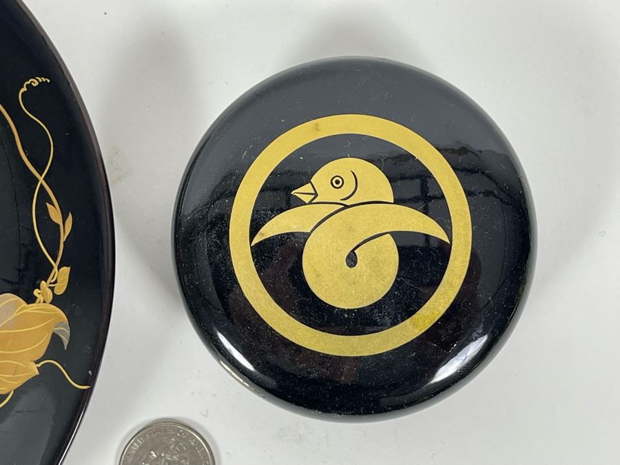 Signed Black And Gold Lacquer Plate 8R And Lidded Box 3.5R [Photo 6]