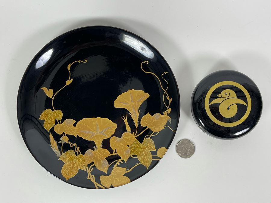 Signed Black And Gold Lacquer Plate 8R And Lidded Box 3.5R [Photo 2]