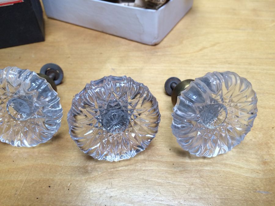 (4) Glass Knobs for Chest of Drawers [Photo 4]