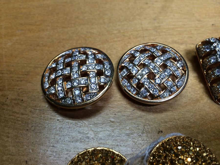 Costume Jewelry Clip On Earrings  [Photo 3]