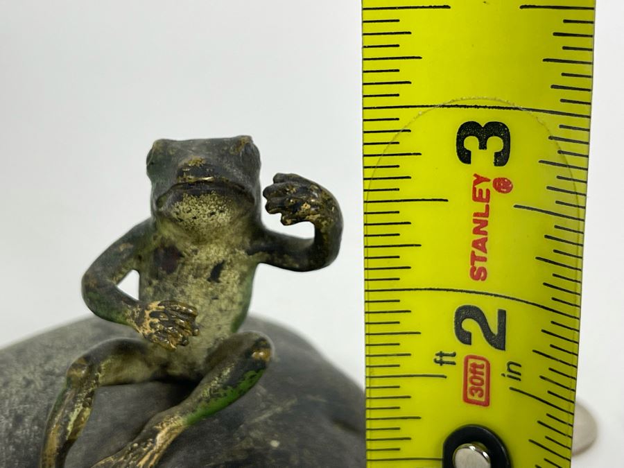 Old Painted Bronze Of Frog Sitting On Rock 3W X 3H [Photo 10]