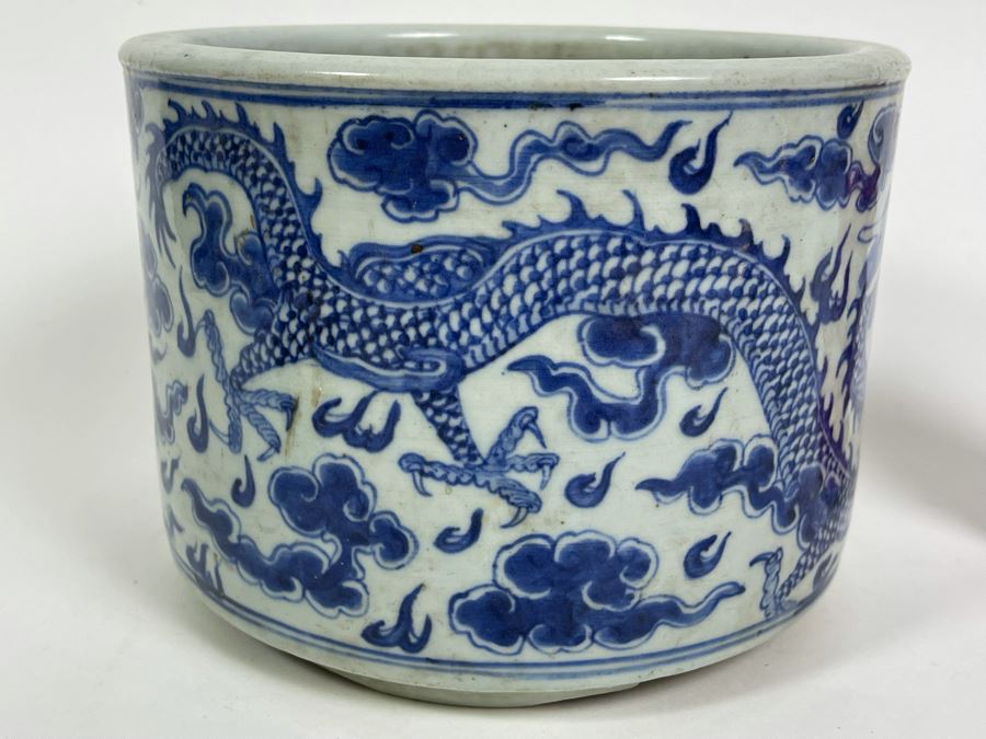 Antique Chinese Blue And White Porcelain Dragon Design Flower Pot 8.5W X 6.5H With Wooden Stand [Photo 13]