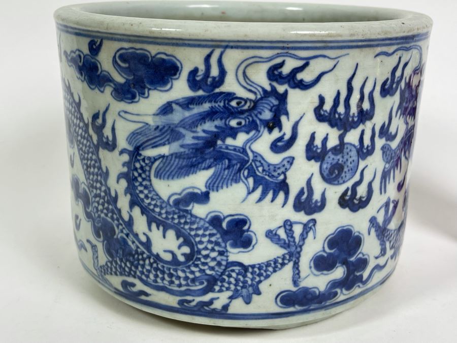 Antique Chinese Blue And White Porcelain Dragon Design Flower Pot 8.5W X 6.5H With Wooden Stand [Photo 14]