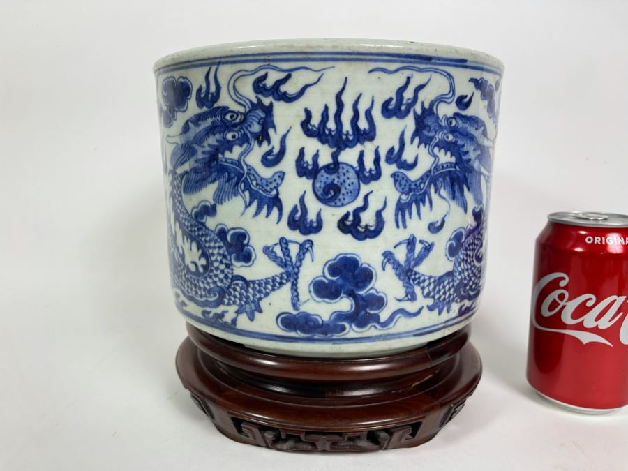 Antique Chinese Blue And White Porcelain Dragon Design Flower Pot 8.5W X 6.5H With Wooden Stand [Photo 2]
