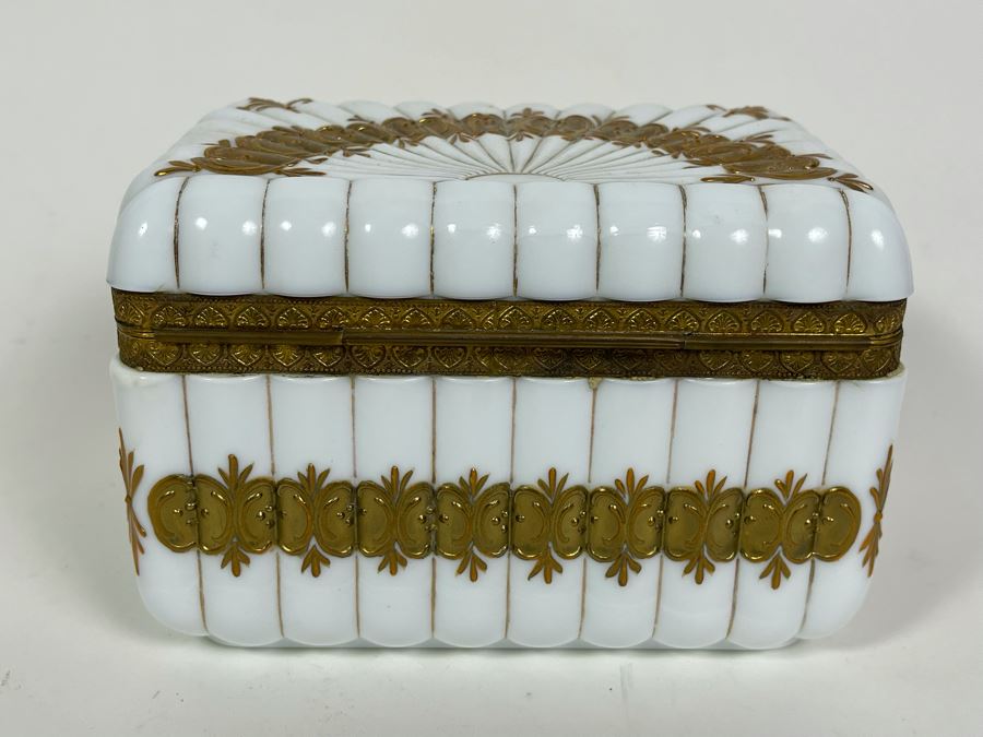 Impressive Vintage Gold Hand Decorated Milk Glass Box 6W X 4D X 4H [Photo 7]