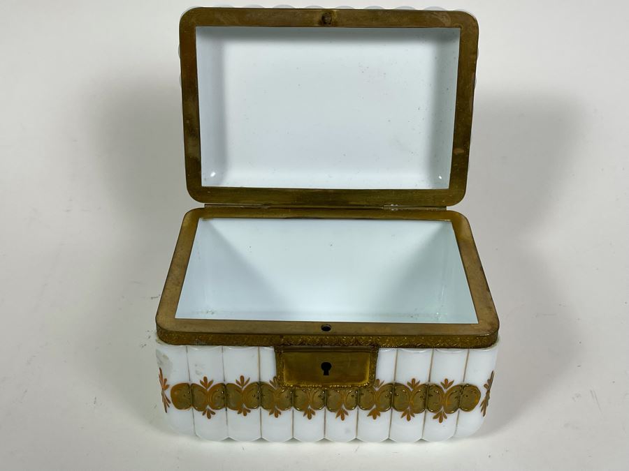 Impressive Vintage Gold Hand Decorated Milk Glass Box 6W X 4D X 4H [Photo 8]