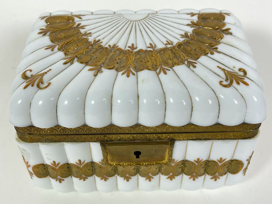 Impressive Vintage Gold Hand Decorated Milk Glass Box 6W X 4D X 4H [Photo 4]