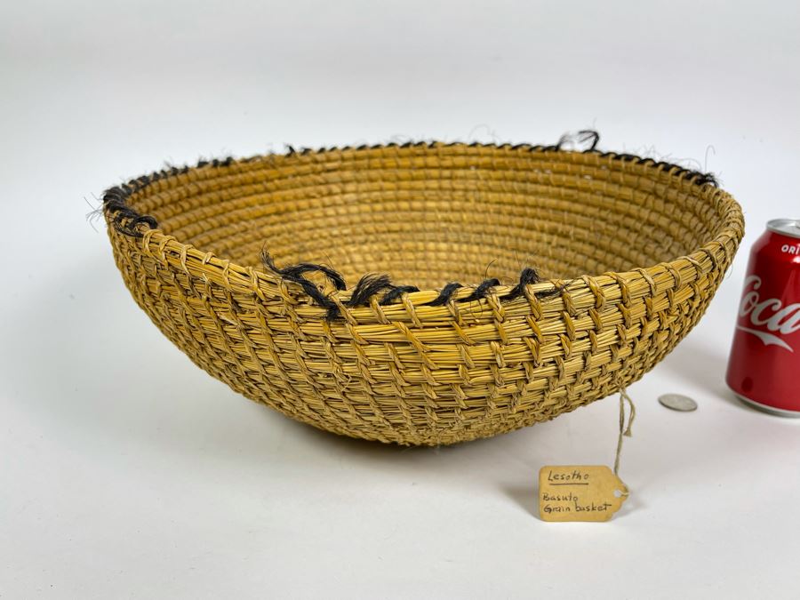 Vintage African Lesotho Basuto Grain Basket 15R X 6H [Photo 2]