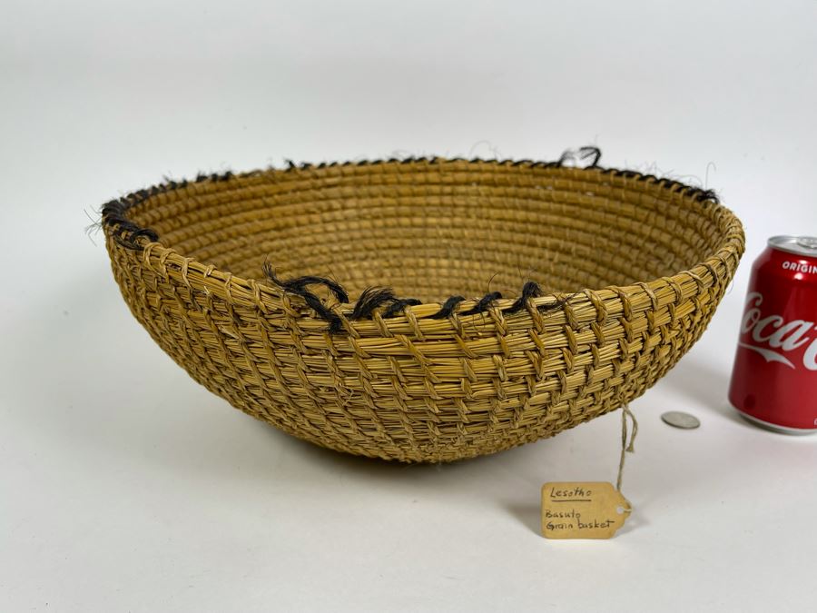 Vintage African Lesotho Basuto Grain Basket 15R X 6H [Photo 5]