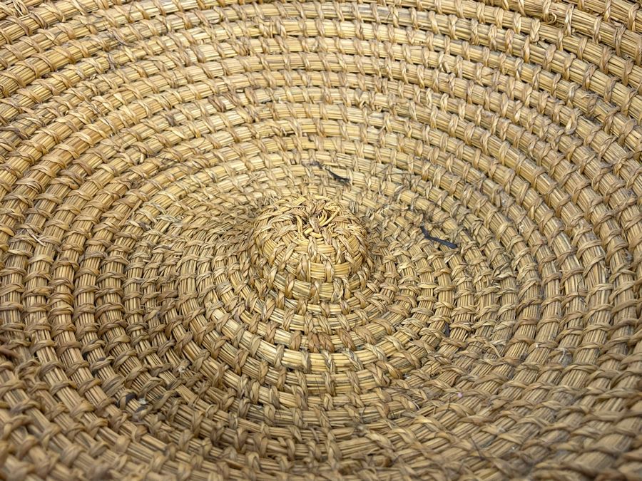 Vintage African Lesotho Basuto Grain Basket 15R X 6H [Photo 10]