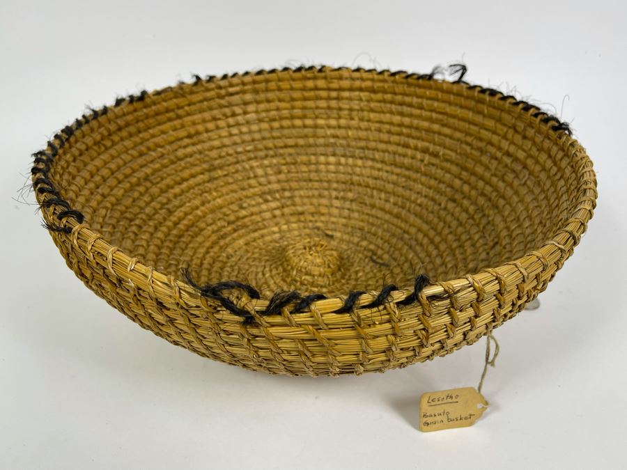 Vintage African Lesotho Basuto Grain Basket 15R X 6H [Photo 4]