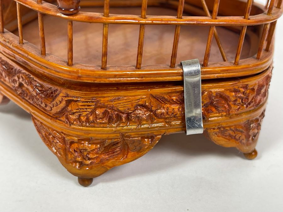 Small Chinese Wooden Birdcage 5.5W X 10H [Photo 6]